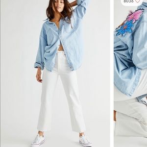 Levis Ribcage In white (Cloud Over)